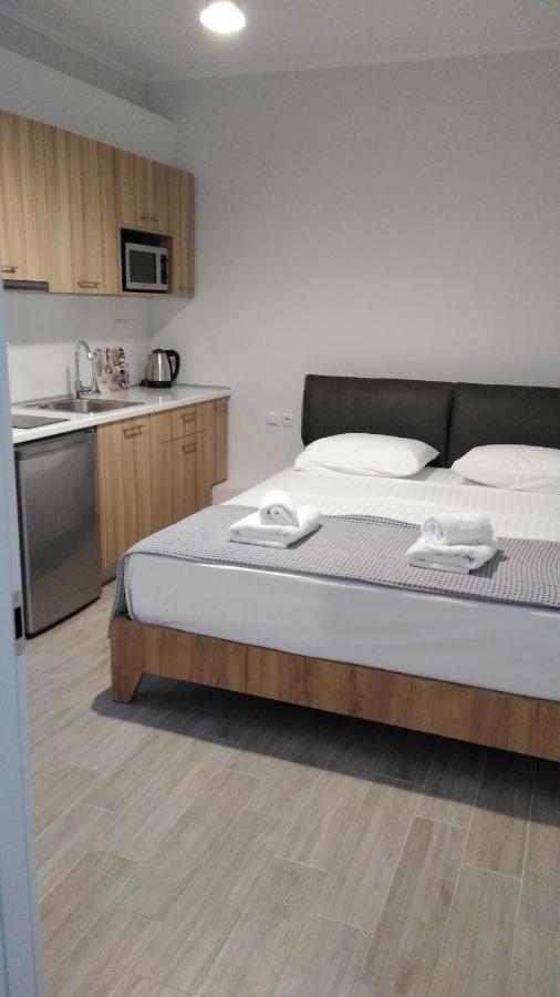 Aparthotel Sunsetperamos à Néa Péramos Extérieur photo